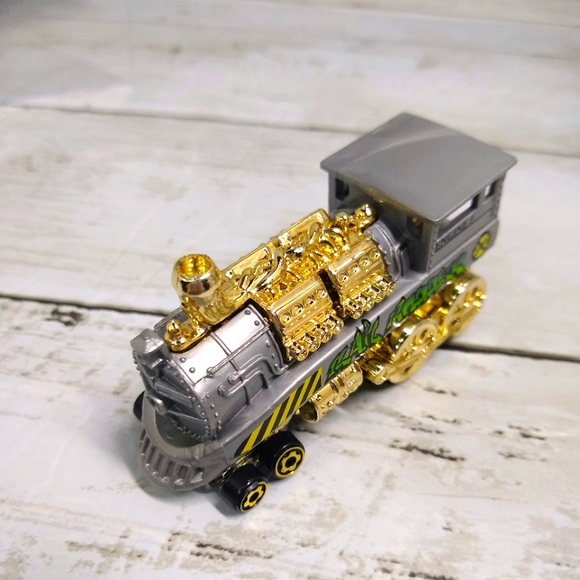 Mattel Hot Wheels 1995 RAIL RODDER Engine 5 Plastic Gray Gold Toy Train Engine - Picture 9 of 11